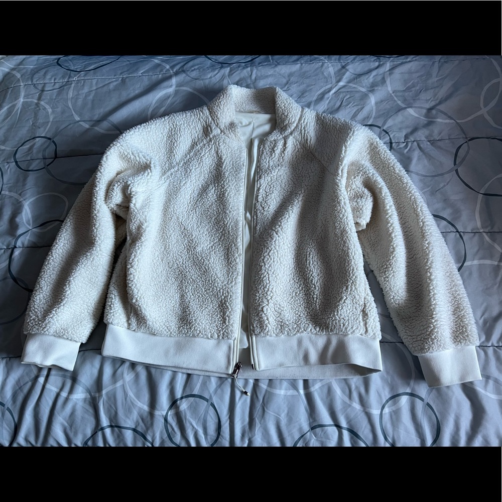 Calia Carrie Underwood fuzzy jacket